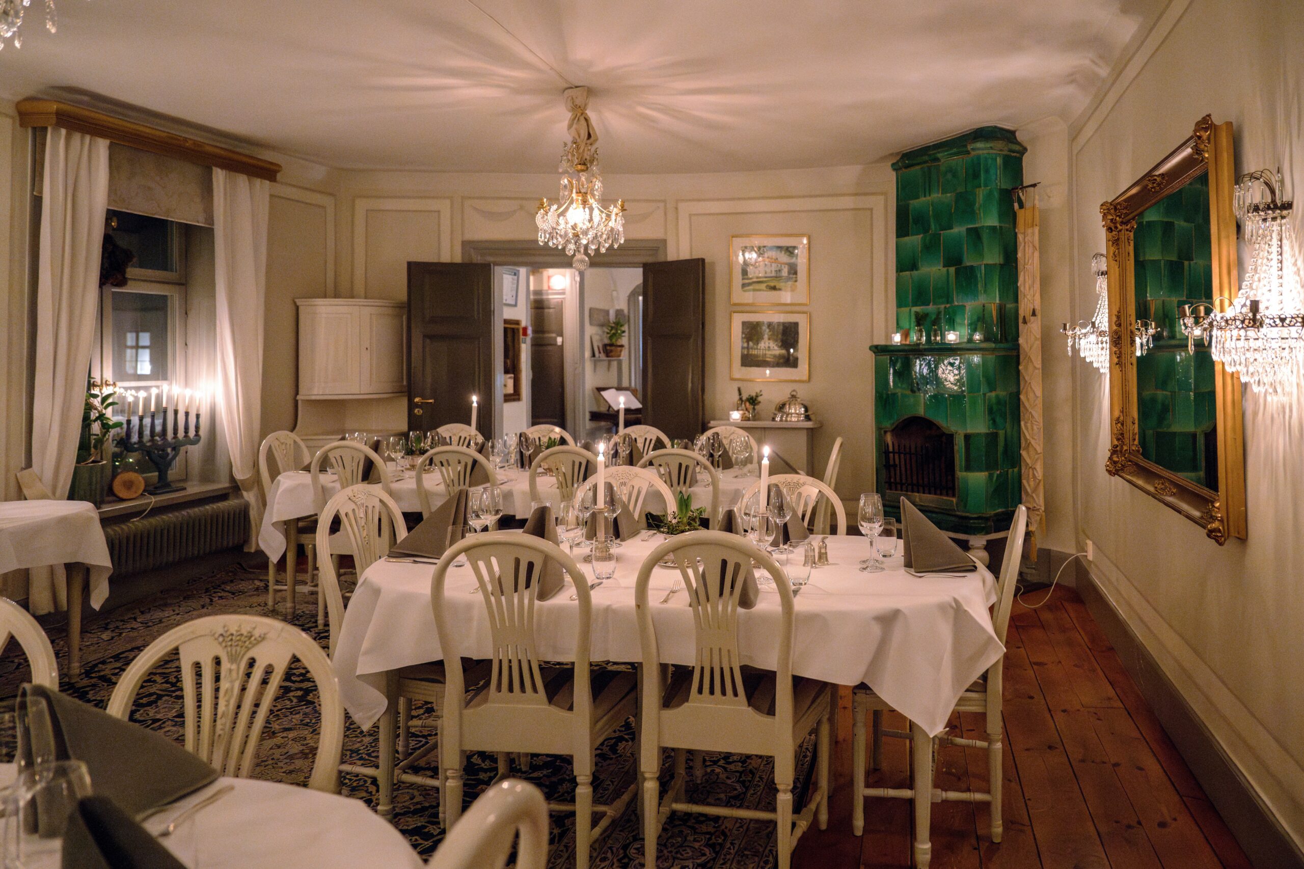 Uppdukat för en 80-års fest i Noors Slott matsal